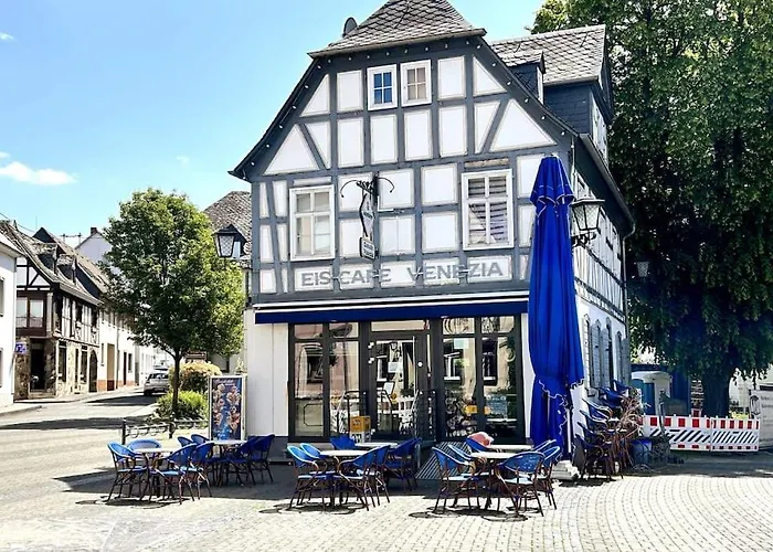 Tiny Apartment With Spacious Terrace On The Rhine