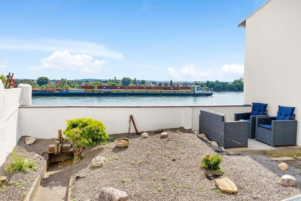 Apartament Tiny With Spacious Terrace On The Rhine Neuwied
